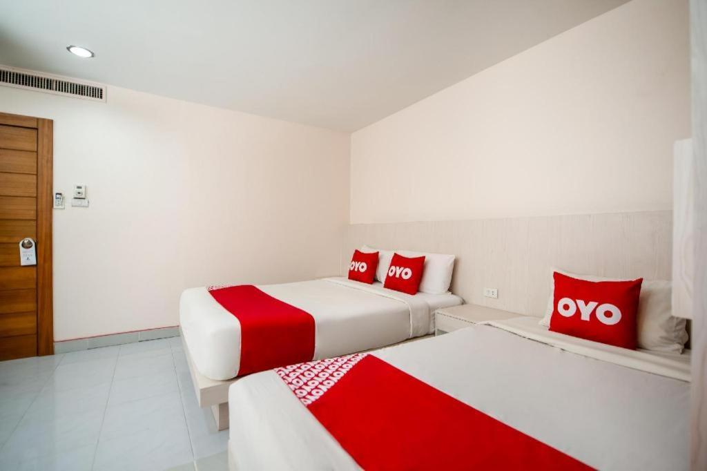 Oyo 343 Wanna Marine Hotel Patong Exterior photo