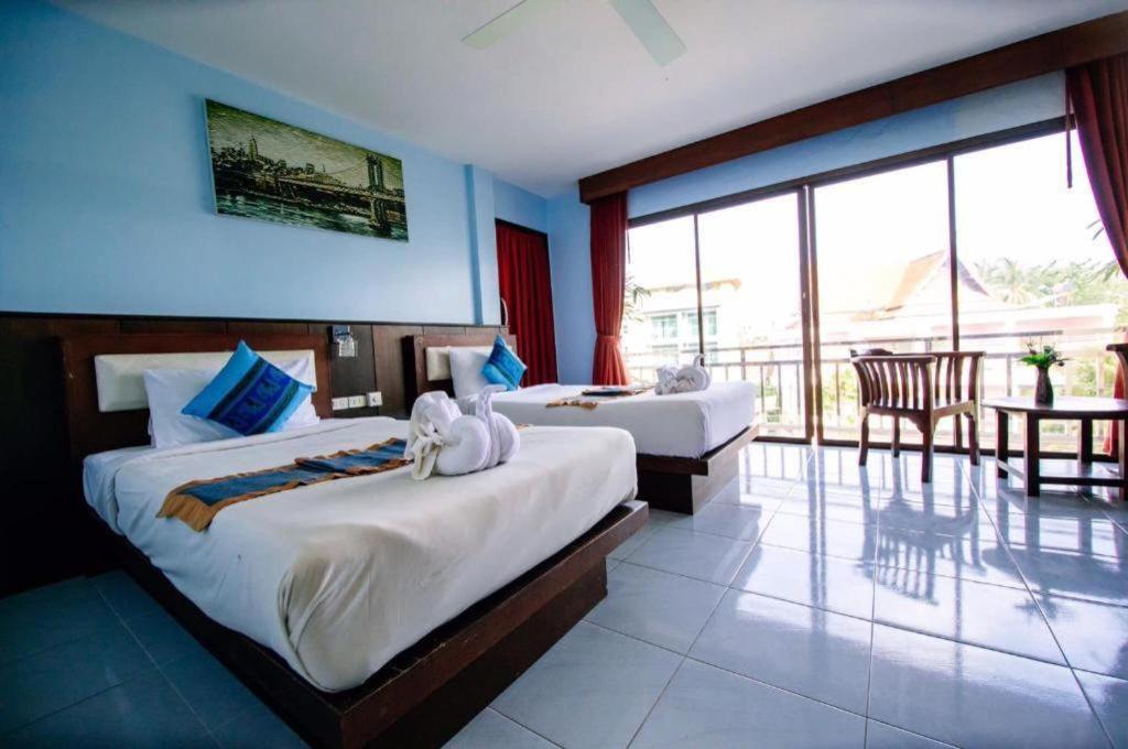 Oyo 343 Wanna Marine Hotel Patong Exterior photo