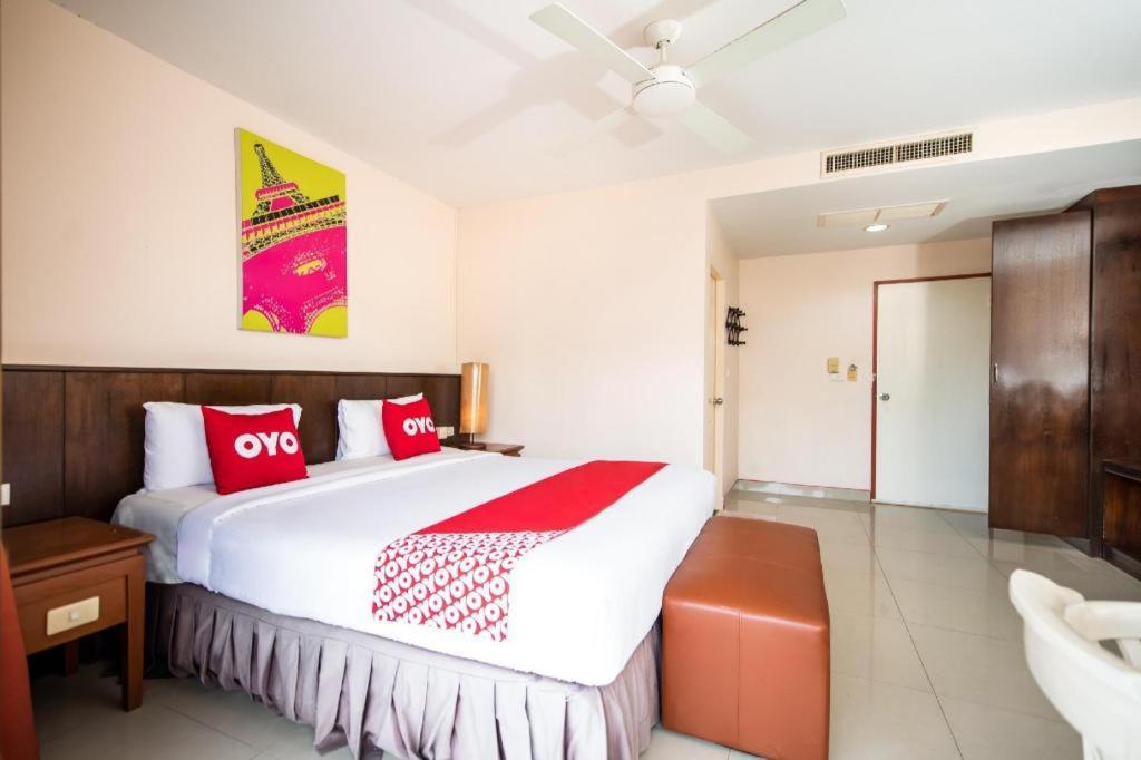 Oyo 343 Wanna Marine Hotel Patong Exterior photo